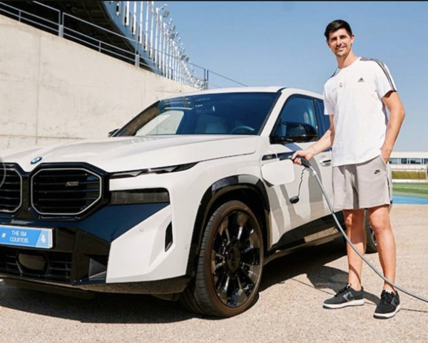 BMW роздав авто гравцям Реала