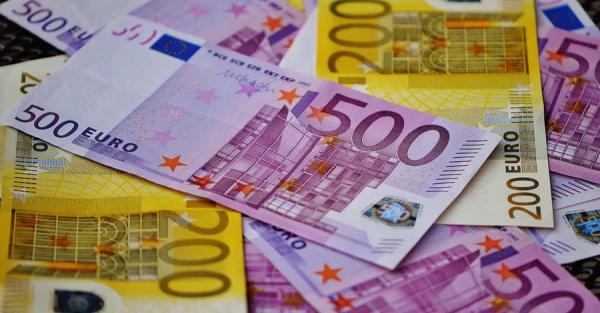 Курс валют на 30 квітня: скільки коштують долар, євро і злотий