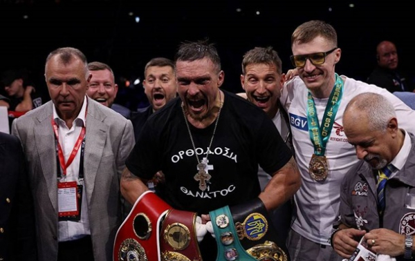 Пояс IBF опинився у Дюбуа - менеджер Усика пояснив ситуацію
