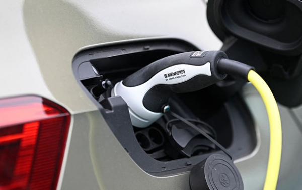 Електромобілі б&rsquo;ють рекорди продажів у США