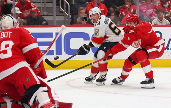 НХЛ: Чикаго переміг Сент-Луїс у запеклому матчі НХЛ: Чикаго переміг Сент-Луїс у запеклому матчі