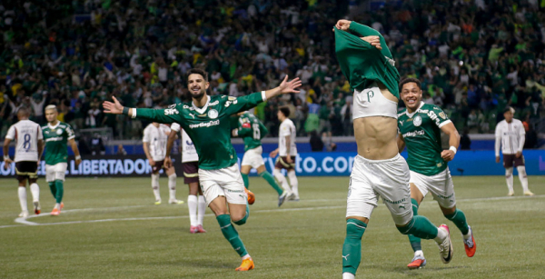 Палмейрас зробив неймовірний камбек у матчі проти ЛДУ Кіто та вийшов у фінал Кубка Лібертадорес (відео) Палмейрас зробив неймовірний камбек у матчі проти ЛДУ Кіто та вийшов у фінал Кубка Лібертадорес (відео)