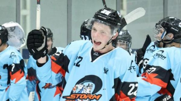 Нападники Шторма Сидоренко, Крикля та Стецюра довикликані до збірної України з хокею на матчі першого турніру Європейського Кубка Націй Нападники Шторма Сидоренко, Крикля та Стецюра довикликані до збірної України з хокею на матчі першого турніру Європейського Кубка Націй