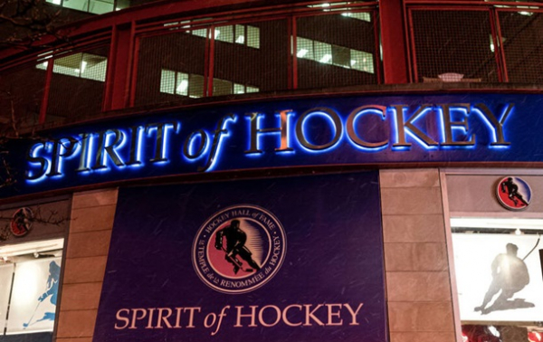 Зала хокейної слави НХЛ поповнилася новими іменами Зала хокейної слави НХЛ поповнилася новими іменами