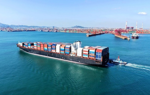 Китай зупинив на рік портові збори для суден США