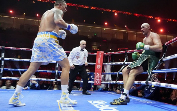 Батько Ф’юрі заговорив про несправедливість у бою з Усиком