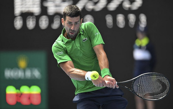 Технічні перемоги вивели Джоковича до півфіналу Australian Open