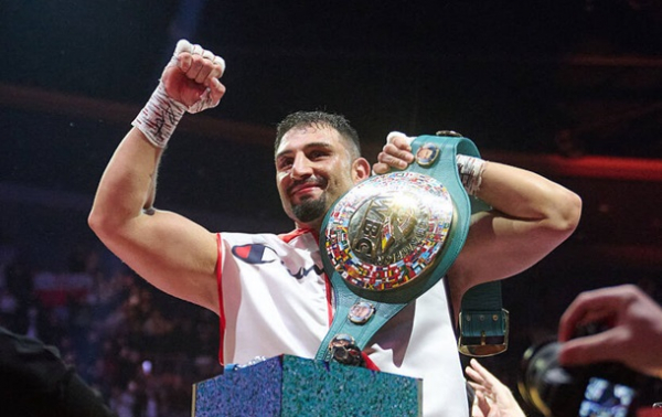 Тимчасовий чемпіон WBC прокоментував оголошення бою Усик - Верховен