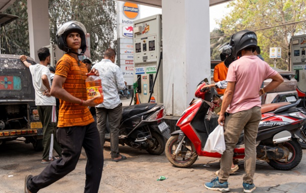 Перехід на "дистанційку". Світ економить пальнеСюжет