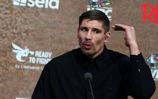 Верхувен пригрозив достроково завершити бій з Усиком