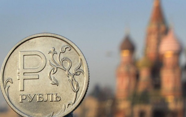 Рубль пережив найсильніше місячне падіння з 2022-го