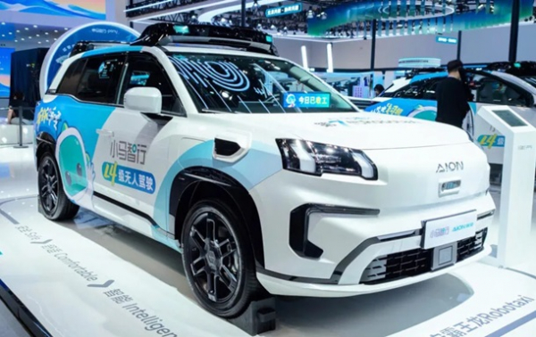 Китайські роботаксі вийдуть на дороги Європи за підтримки Uber