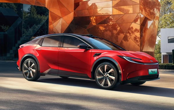 Toyota вперше вироблятиме електромобіль у Китаї